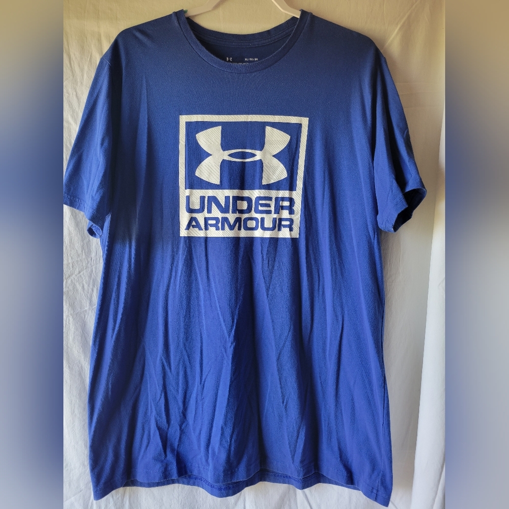 Men's XL Under Armour short sleeve shirt